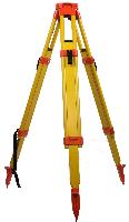 Wooden leveling tripod 150 cm